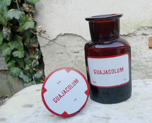 Guajacolum ...lékárenská lahev