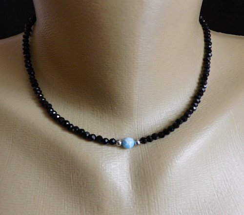 Náhrdelník - černý spinel,larimar, nerez