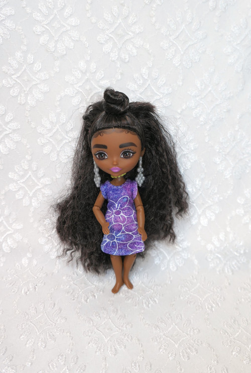 Barbie Extra Minis - šatičky — foto 1