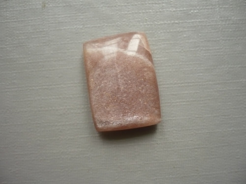 Kabošon měs. kámen broskvový 20 mm, č.14Hf