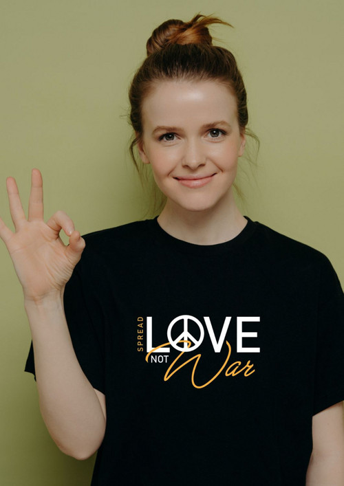 Dámské tričko "Spread love not war"