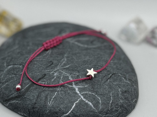Minimalistický náramek - Tiny star (fuchsiová)