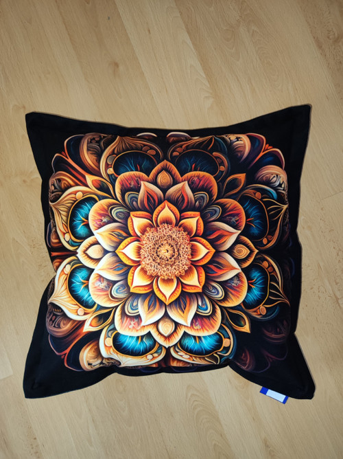 Velurový polštářek mandala.