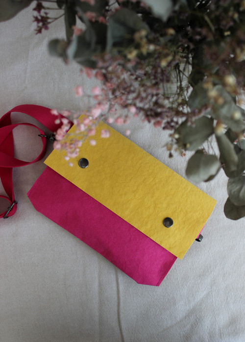 Papírová crossbody // fuchsia ~ sun