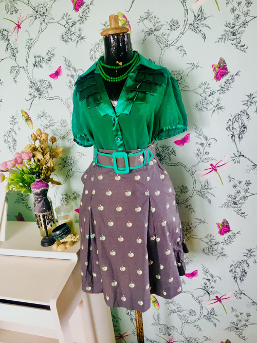 Halenka vintage look — foto 1