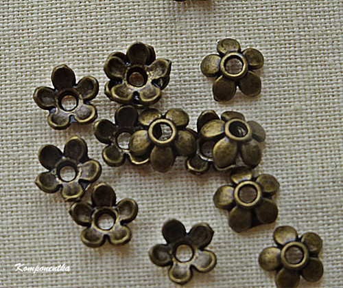 Kaplíky bronz 4mm 14kusů