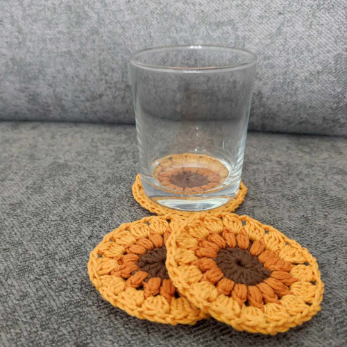 Podtácky pod menší skleničky / Odličovací tamponky
