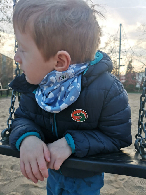 Dětský nákrčník světle modrý