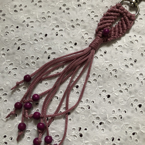 Macramé závěs na kabelku, klíčenka
