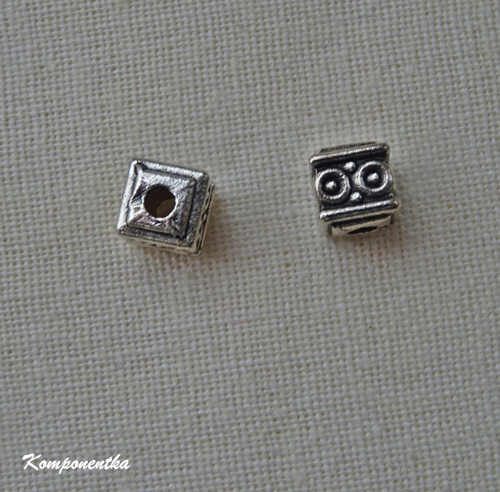 Kovový korálek čtverec starostříbro 5x5mm 2kusy