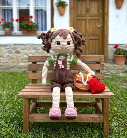 Panenka Tonička - turistka - 32 cm