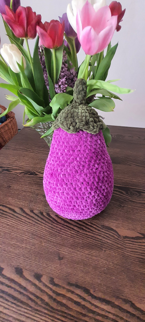 Háčkovaný Maxi lilek, 30 cm, hebký a squshi
