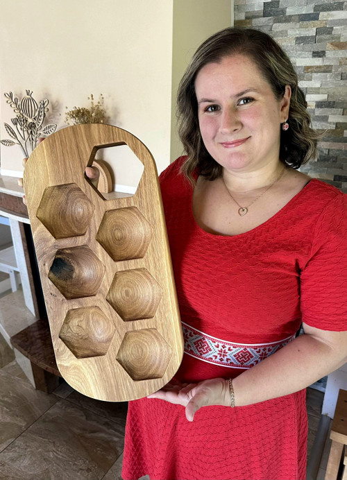 Servírovací dubový podnos "včelie plásty" — foto 1