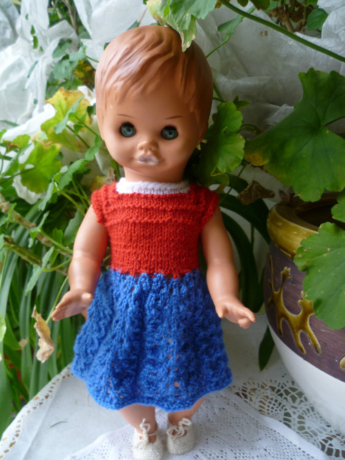 Tříbarevné šaty vel. 39 cm