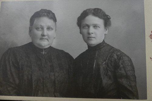 S matkou.. kabinetní fotografie Chudoba, Vsetín