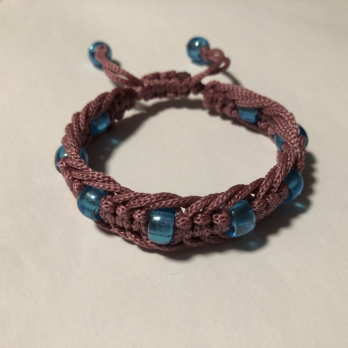Macramé drhaný náramek s korálky