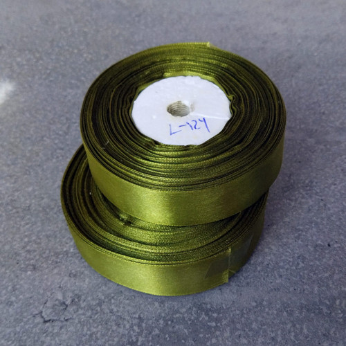 Stuha atlasová šíře 25mm jednolící 23m L124
