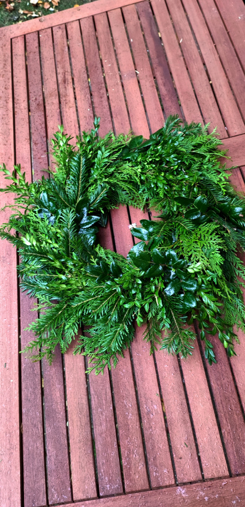Mix BUXUS ala Cesmína. svěže zelený 30 cm VĚNEČEK