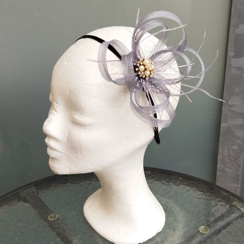 Šedé odstíny Fascinator — foto 1