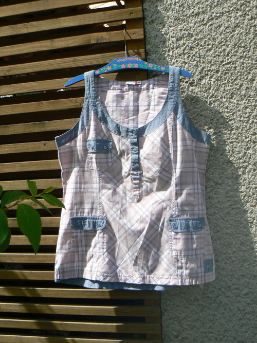 Kostkovaný top s kontrastními detaily, vel. 44.