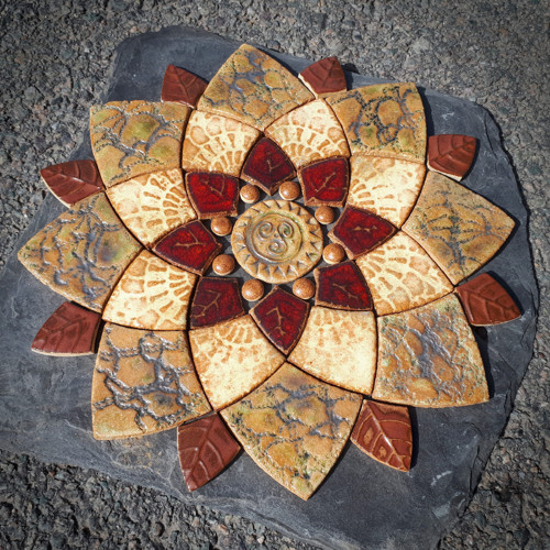 Mandala z keramických komponentů 77
