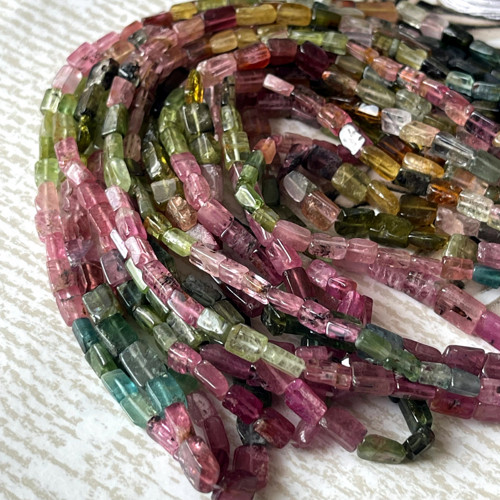 Turmalín korálky obdélníkové celý návlek / 5x3mm