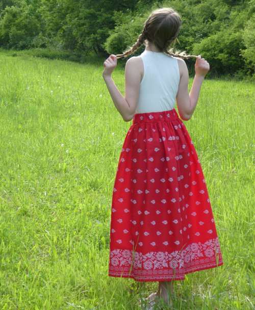 Suknica Bordúra Folk maxi červená s vreckami
