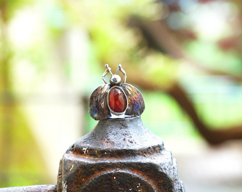 Nerezový prsten.... " Red bee ". — foto 1