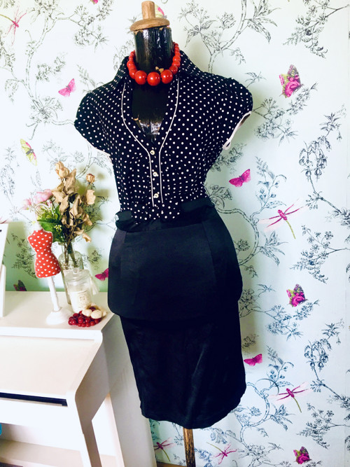 Šaty black and white dots — foto 1