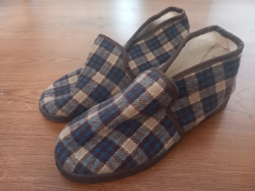 Nové retro bačkory, papuce znacky Svit, 39