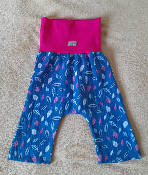 Rostoucí mušelínové baggy - vel. 62