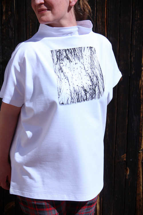 Volné triko ............ L - XL — foto 1