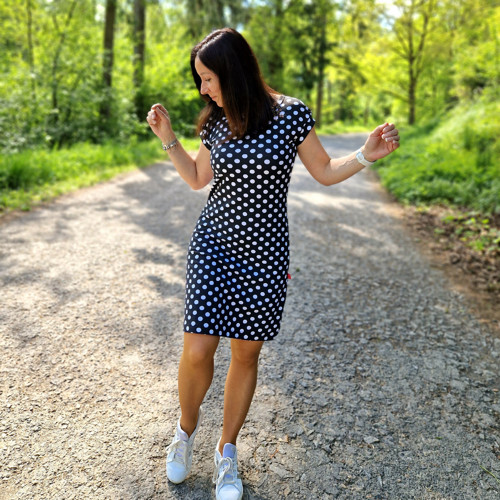 Černé puntíkaté šaty...XL — foto 1