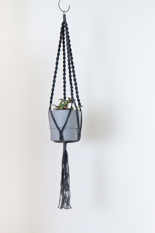 Závěs na květiny "Clematis" (macramé) — foto 1