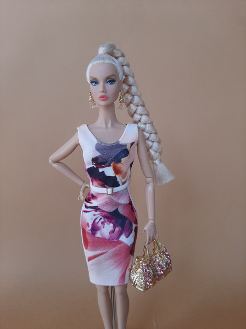 Elegantní šaty pro Barbie nebo Poppy, Integrity