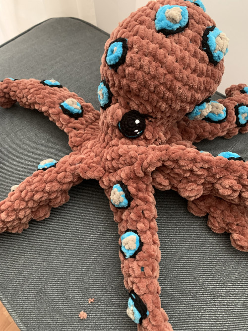 Háčkovaná chobotnička (30 cm)