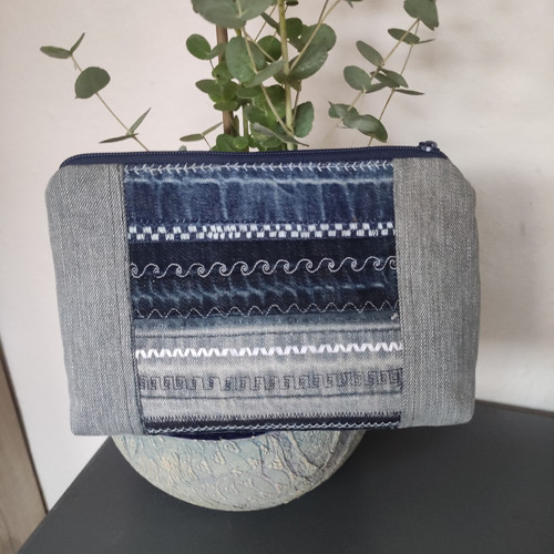 Kosmetická taštička riflová patchwork