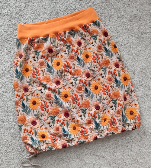SUKNĚ JAKO VYŠÍVANÁ stahovací,délka cca 50cm, XS-L