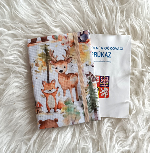 Obal na očkovací průkaz - V lese
