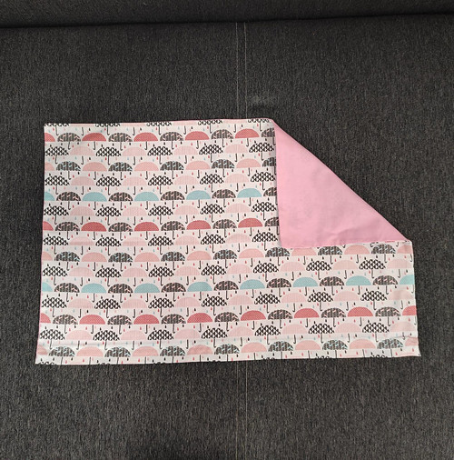 Povlak na polštář deštníčky 60x40 cm - v akci !
