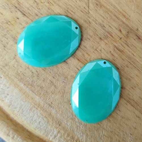 Kabošon mint, našívací kamínek 29x39mm 1ks