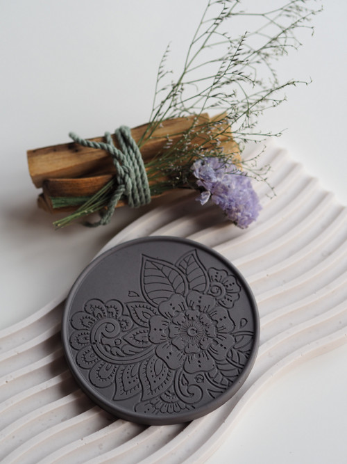 Šedý podtácek mandala - jesmonite