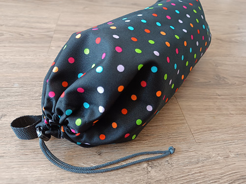 Nepromokavý obal na pláštěnku na kočárek- Puntíky