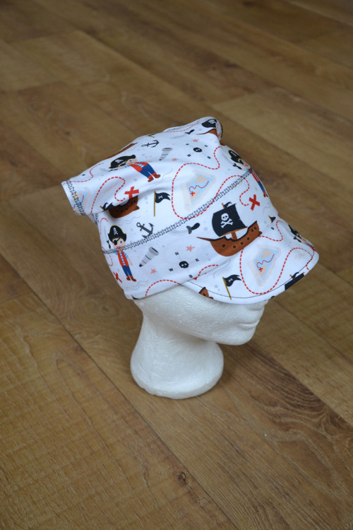 Šátek s kšiltem "piráti" vel.48-50/1cm