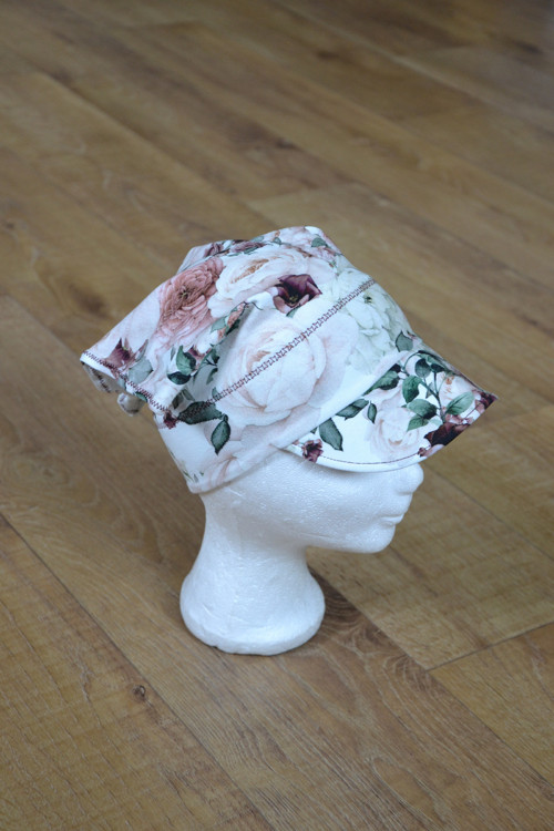 Šátek s kšiltem "růže " vel. 50-52/3cm