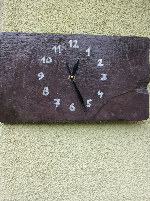 Břidlicové hodiny lesk