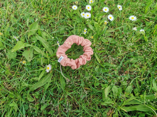 Gumička scrunchie MALÁ - růžové chmíří