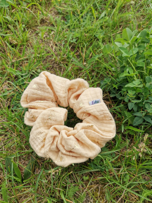 Gumička scrunchie VELKÁ - žluté chmíří — foto 1