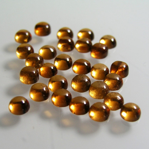 Granát Hesonit, kabošony 4,0-4,1 mm, jeden kus