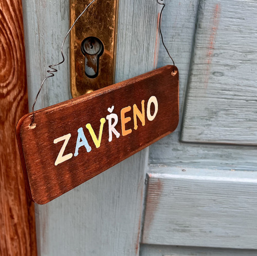 Cedulka PŘIJDU HNED a ZAVŘENO